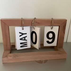 Desk calendar
